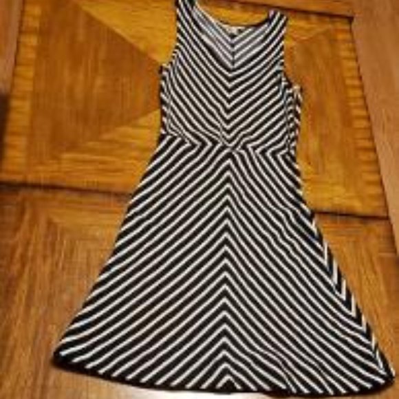 Banana Republic Chevron Striped Fit & Flare Dress - Picture 1 of 8